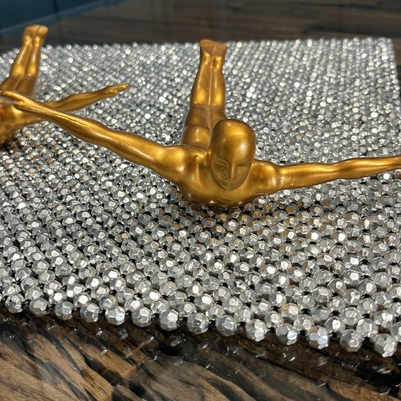 2 Gold wall divers 7x7 inches gold in color
Price is for 2 - Picture 3 of 5